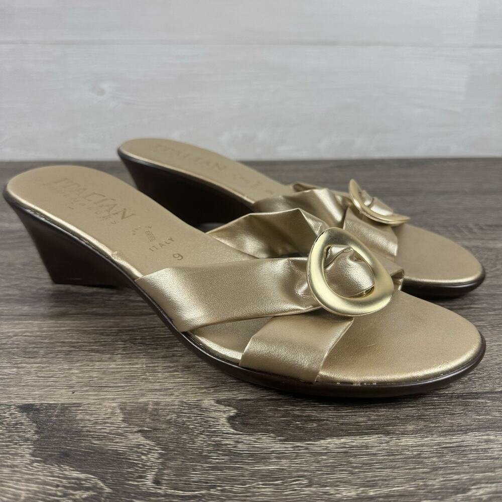 Italian Shoemakers Womens 9 Gold Metallic Wedge Slide Sandals Buckle Made Italy